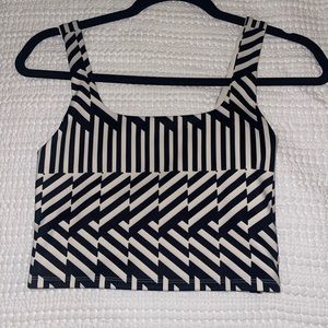 Express body contour crop top